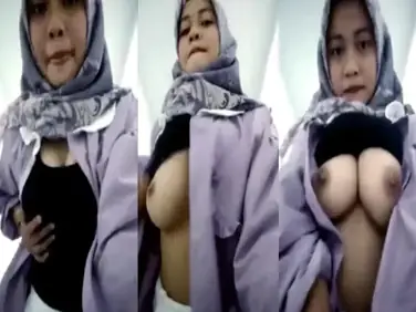 Rina Pap Toket Gede Kenceng Indo Ngentot Becek poster