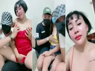 Tante Kina Live Digenjot Dua Brondong Ganas Puas poster